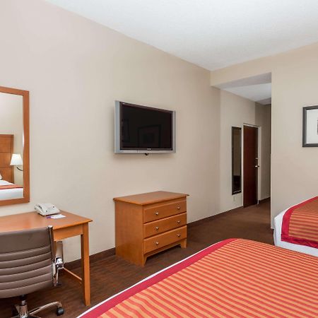 Baymont By Wyndham Savannah/Garden City Port Wentworth Esterno foto